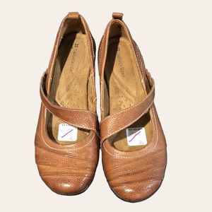 Woman’s Naturalizer shoes